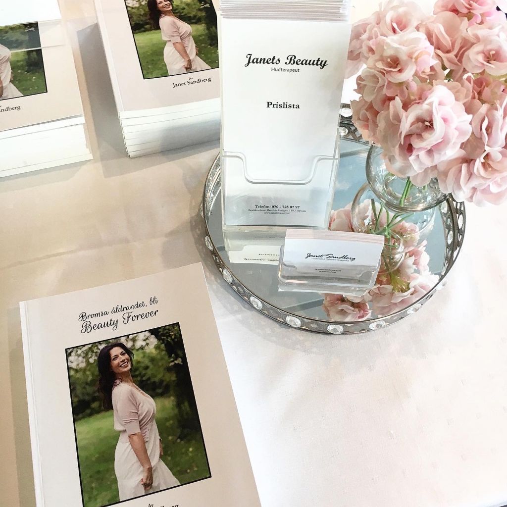 Bok, prislista och visitkort till Janets Beauty