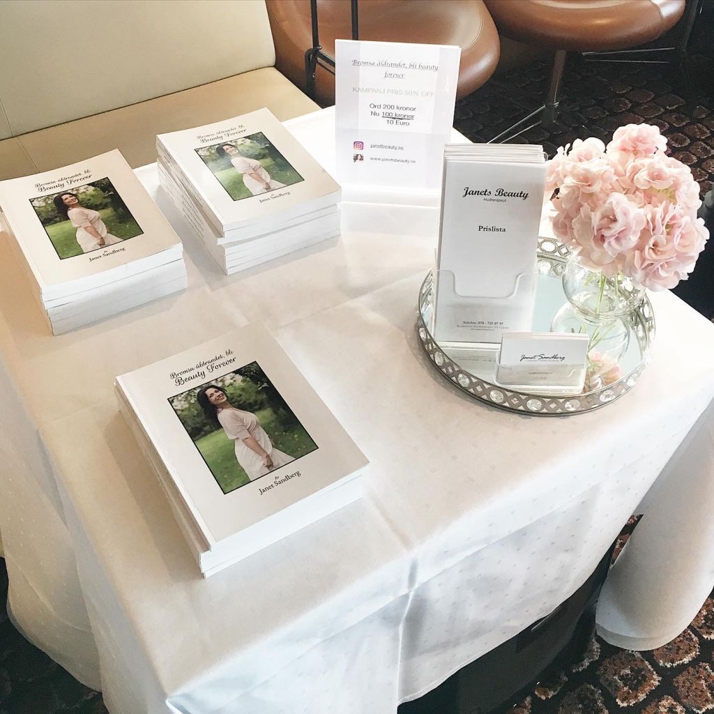 Bok, prislista och visitkort till Janets Beauty – bild 2