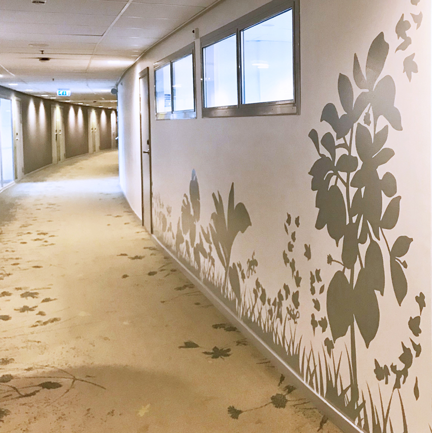 Utskuren grå vinyl åt Radisson Blu Hotel Uppsala – bild 2